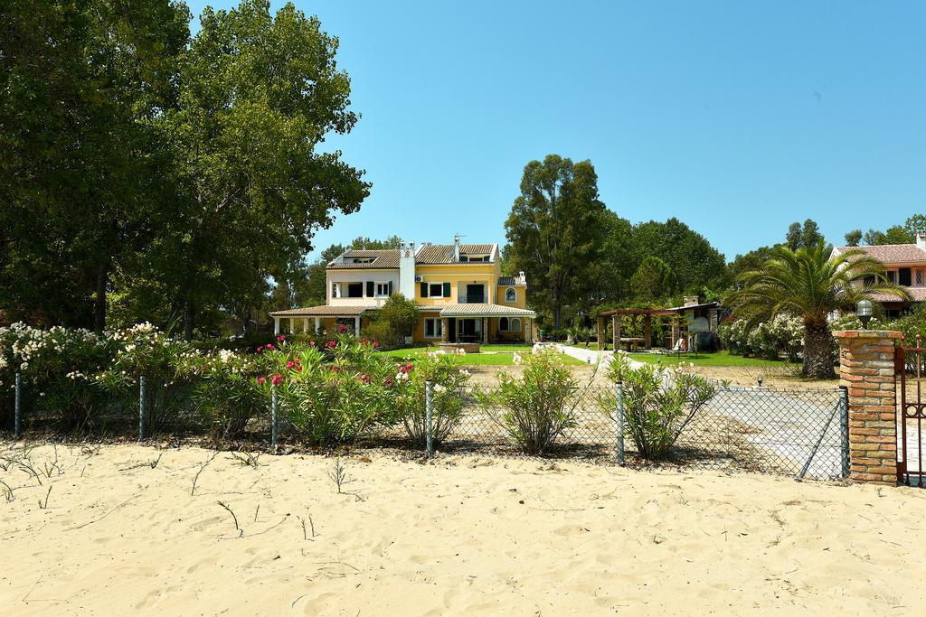 Antonia Beachfront Villa Lefkimmi  Exterior foto