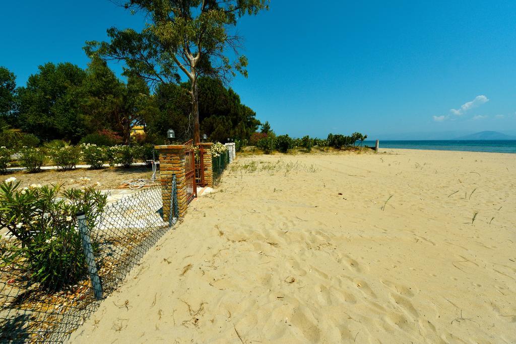 Antonia Beachfront Villa Lefkimmi  Exterior foto
